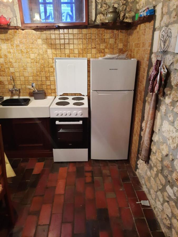 Traditional Charentais Cottage In Countryside 25 Minutes From Royan Balanzac Eksteriør billede