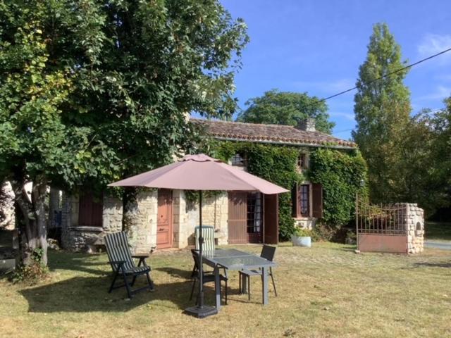 Traditional Charentais Cottage In Countryside 25 Minutes From Royan Balanzac Eksteriør billede